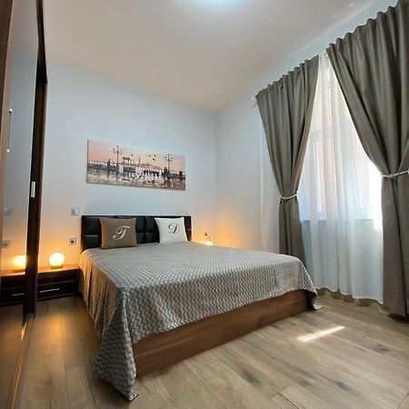 La Luna - High-End 2Bd Flat In The Top Centre By Flat Mаnager Sófia Exterior foto