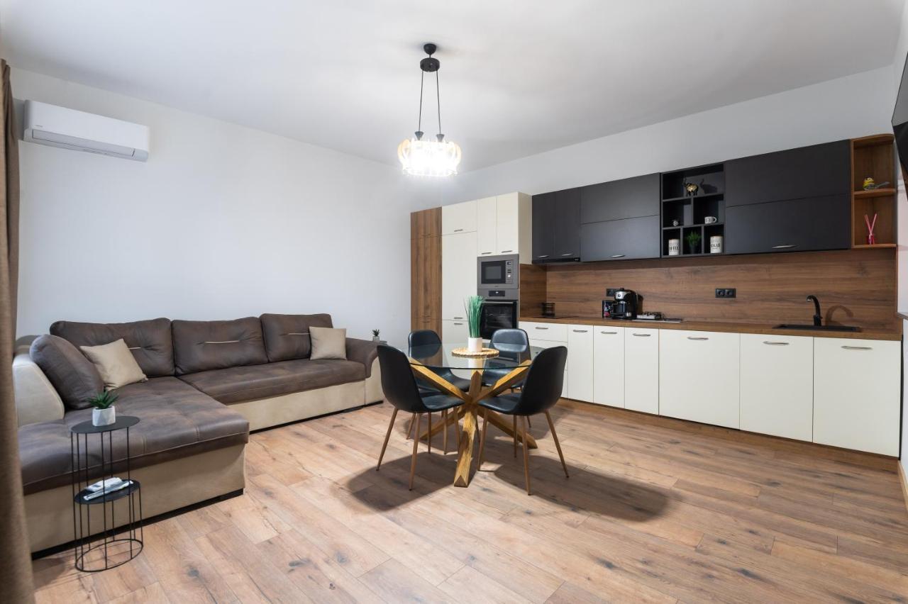 La Luna - High-End 2Bd Flat In The Top Centre By Flat Mаnager Sófia Exterior foto